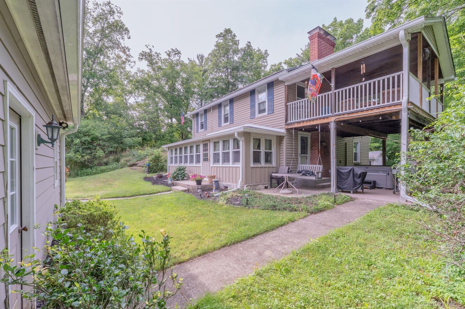 Property Photo:  542 Blue Mountain Road  NY 12477 