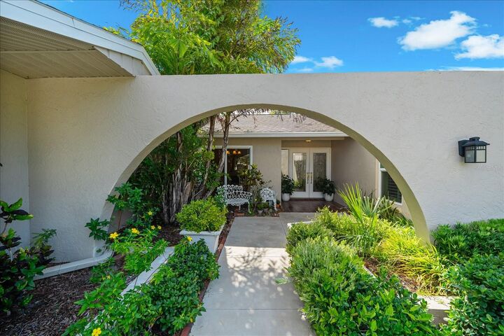 Property Photo:  4010 Country View Drive  FL 34233 