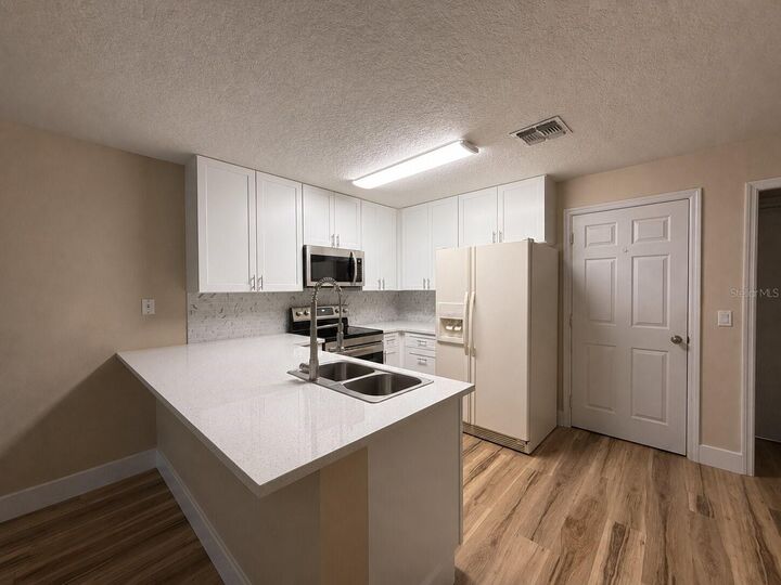 Property Photo:  12718 Somerset Oaks Street  FL 32828 