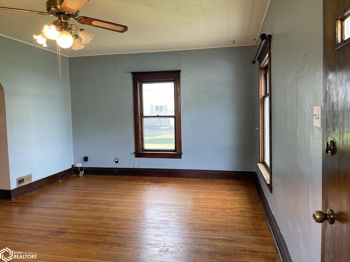Property Photo:  1026 Summer Street  IA 50112 