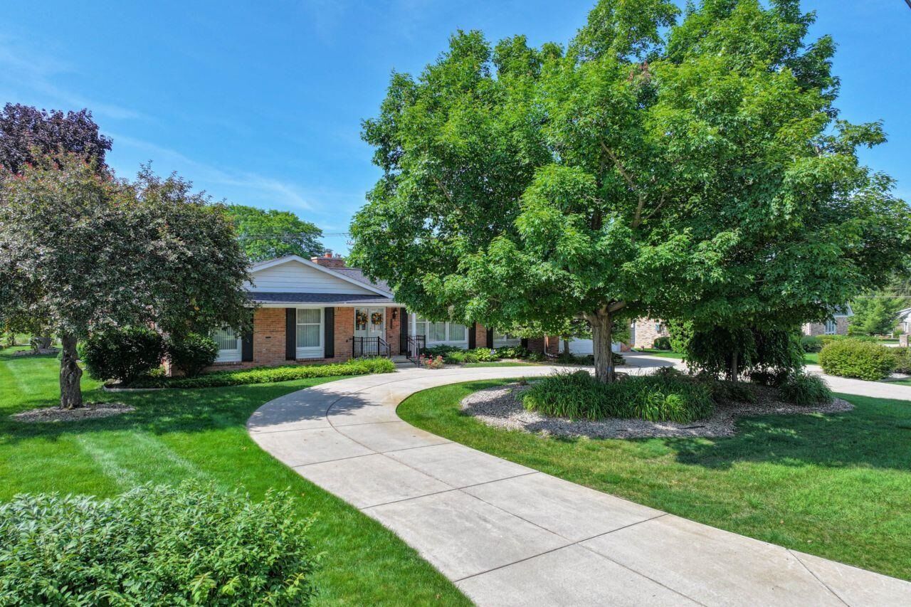 Property Photo:  5466 Coral Ridge Drive  MI 48439 