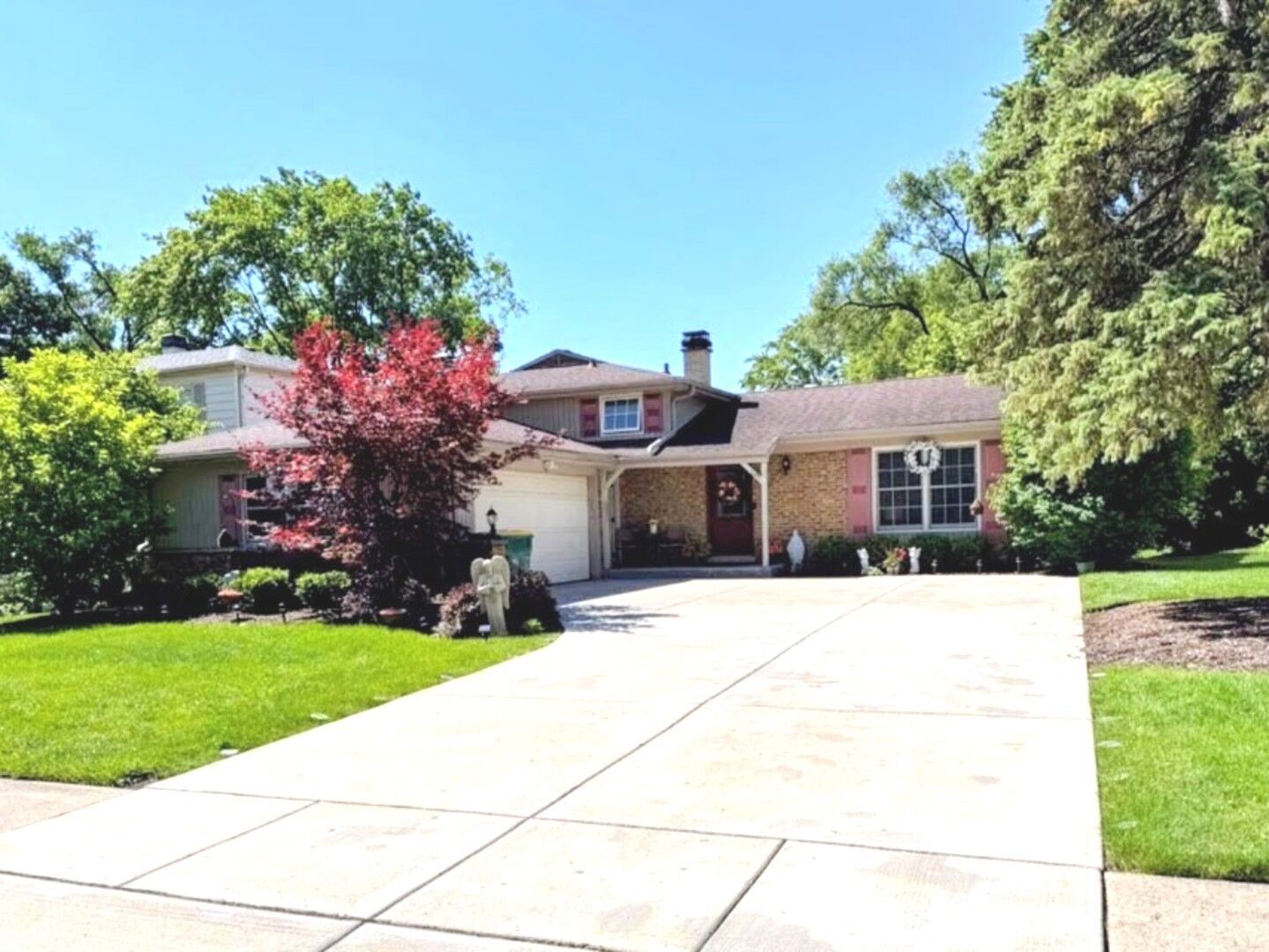 Property Photo: 243 Palmgren Court IL 60089