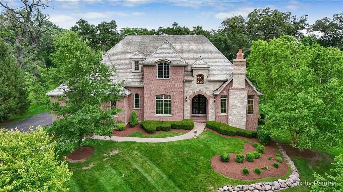Property Photo:  117 W North Wynstone Drive  IL 60010 