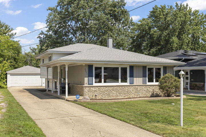 Property Photo:  4401 Florence Avenue  IL 60515 