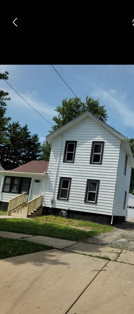 Property Photo: 826 Grove Street IL 60505