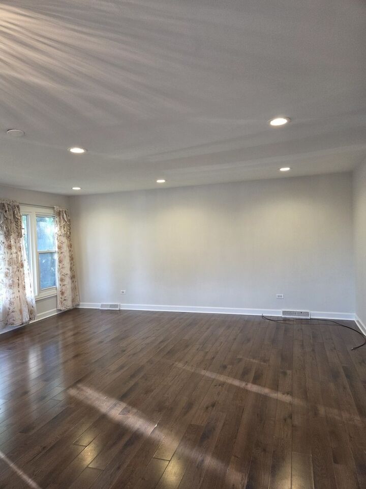 Property Photo:  16007 Vine Avenue  IL 60426 