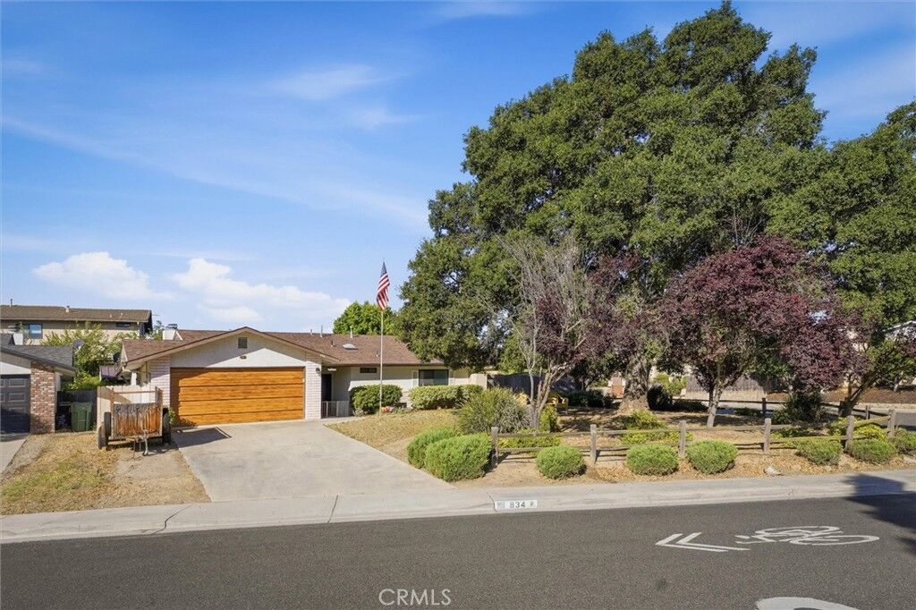 Property Photo:  834 Nicklaus  CA 93446 