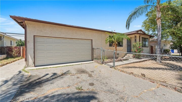 Property Photo: 19026 Grove Place CA 92316