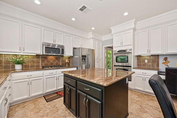 Property Photo:  9811 Beckenham Drive  CA 95746 