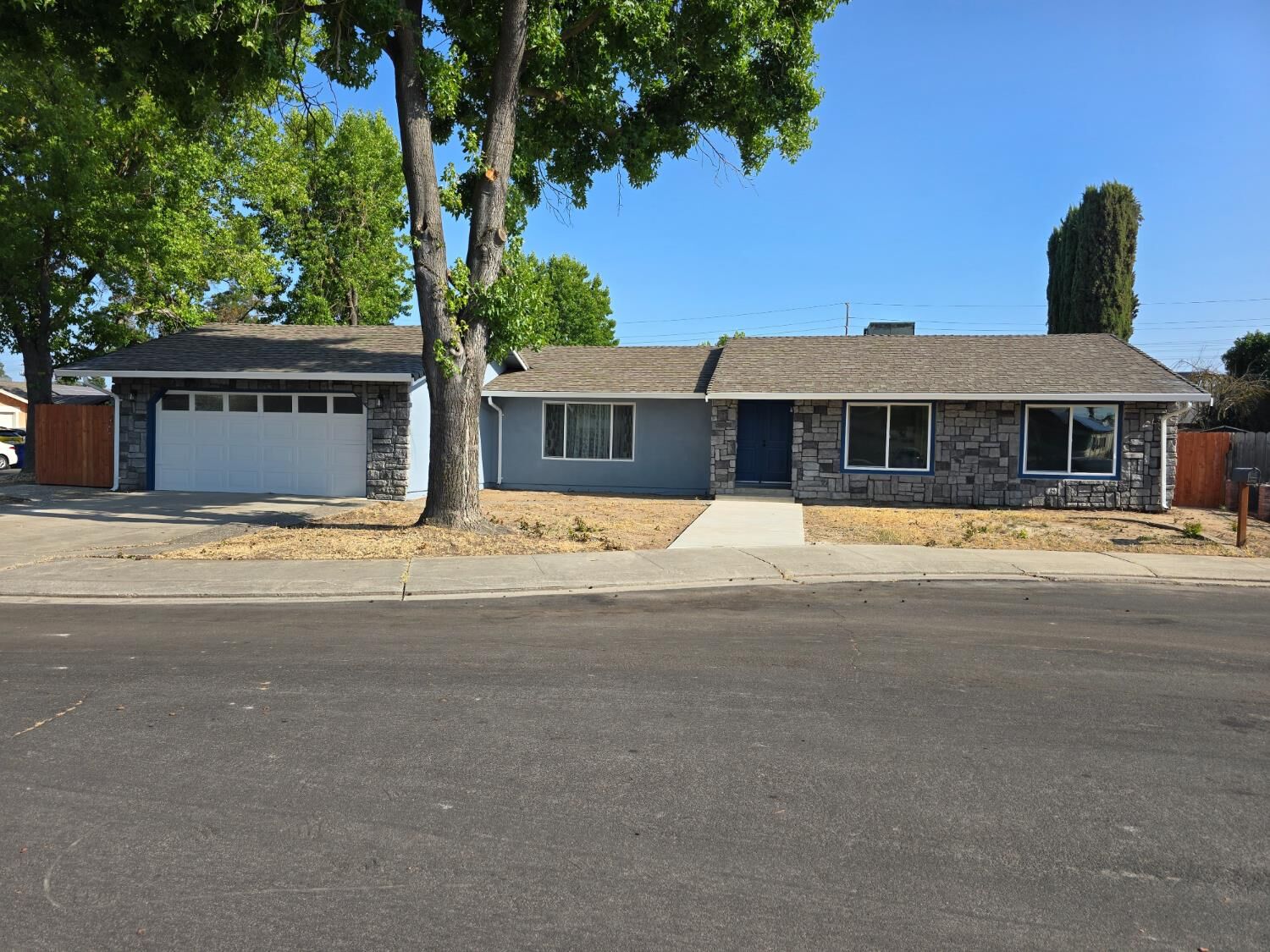 Property Photo:  1500 NW Kirkland Court  CA 95356 