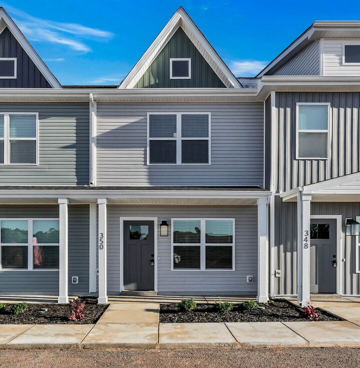 Property Photo:  346 Front Ridge Cir  TN 37040 