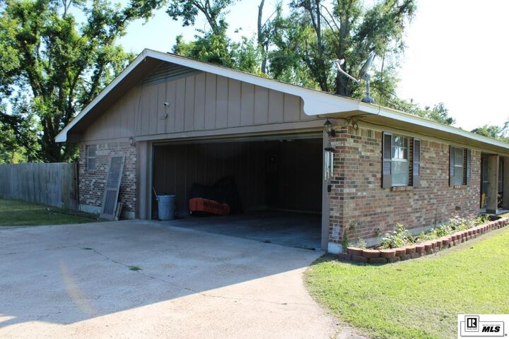 Property Photo: 115 Riddle Lane LA 71254