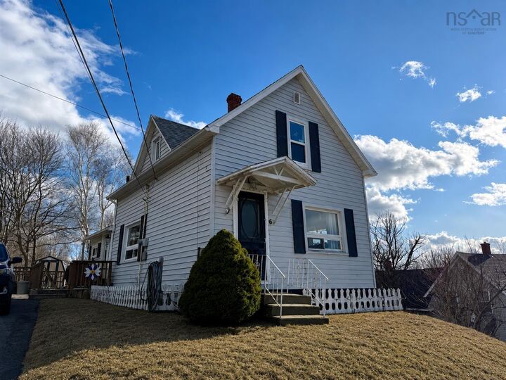 Property Photo:  6 Chestnut Street  NS B0K 1X0 
