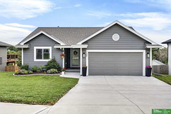 Property Photo:  105 Maplewood Circle  IA 51534 