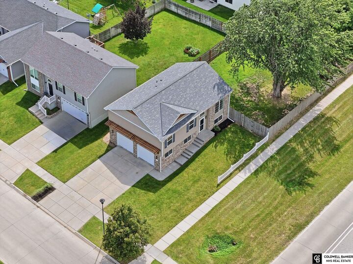 Property Photo: 5701 S 96 Street NE 68526