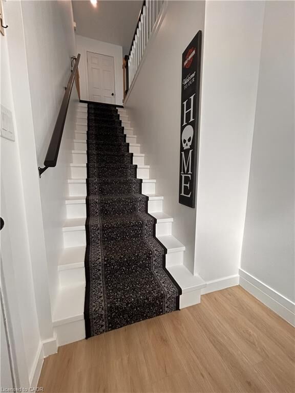 Property Photo:  2737 King Street E 72  ON L8G 5H1 