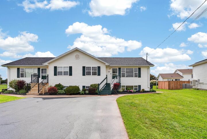 Property Photo:  107 Phaneuf Court  PE C1N 3B4 