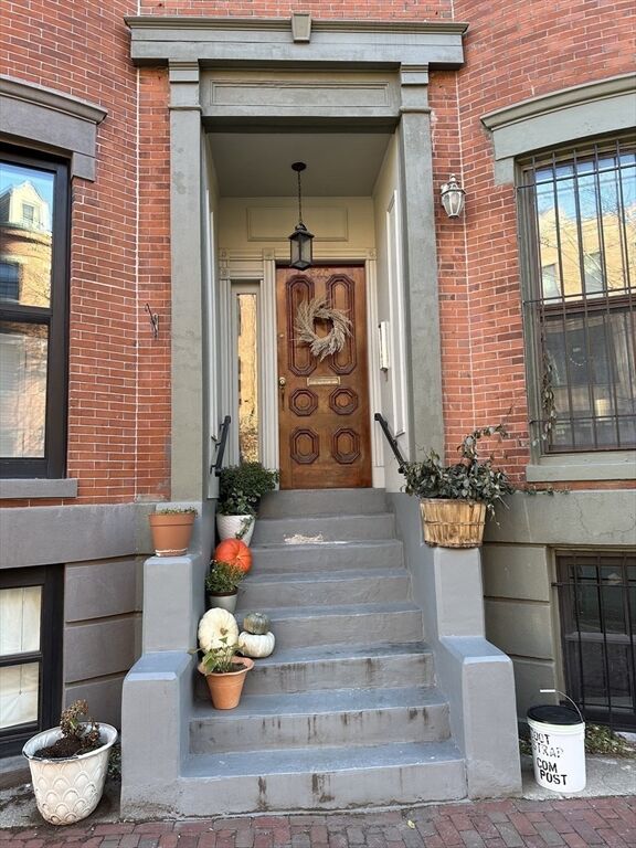 Property Photo:  520 Shawmut Ave 1  MA 02118 