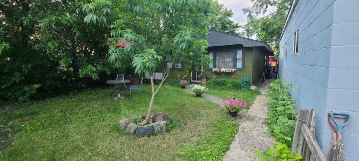 Property Photo:  10310 101 Street  AB T8S 1S1 