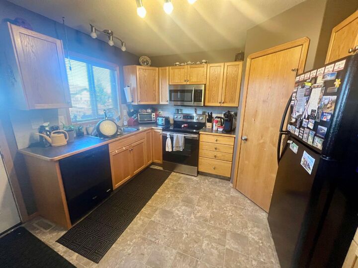 Property Photo: 660 Red Oak Close AB T4S 0B5