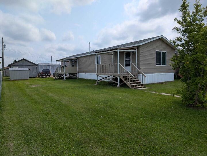 Property Photo: 4915 1 Street AB T0H 1G0