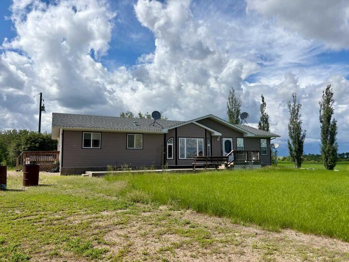Property Photo:  474059 Range Road 74  AB T9X 1Y7 