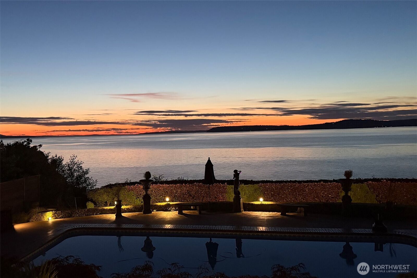 Property Photo:  8723  Talbot Road  WA 98026 