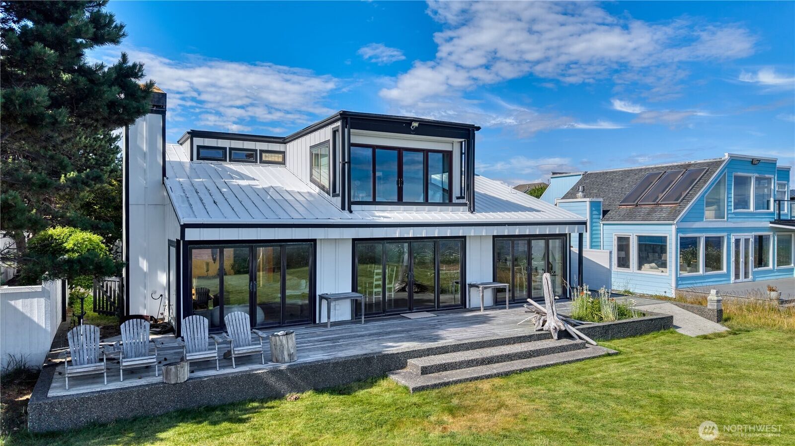 Property Photo:  1617  Edwards Drive  WA 98281 