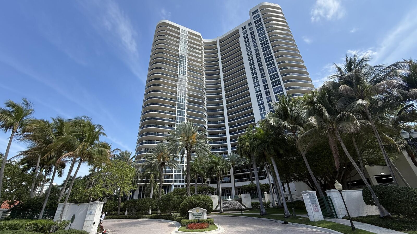 Property Photo:  3200 N Ocean Boulevard Apt 2103  FL 33308 