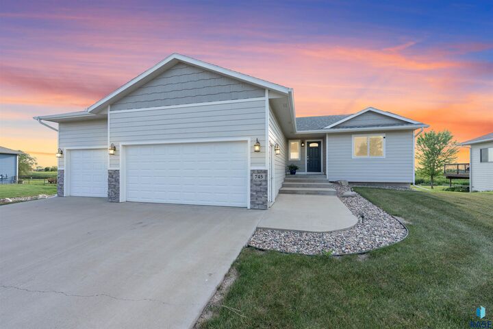 Property Photo: 745 Fox Ct SD 57064