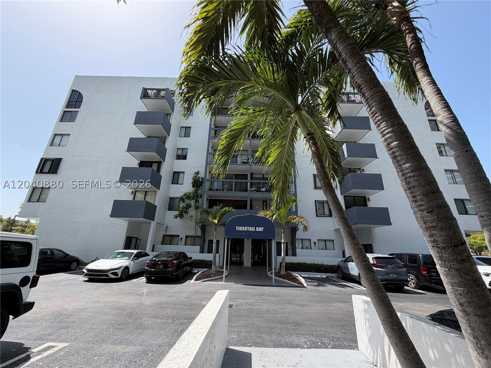 Property Photo: 2715 Tigertail Ave 109 FL 33133