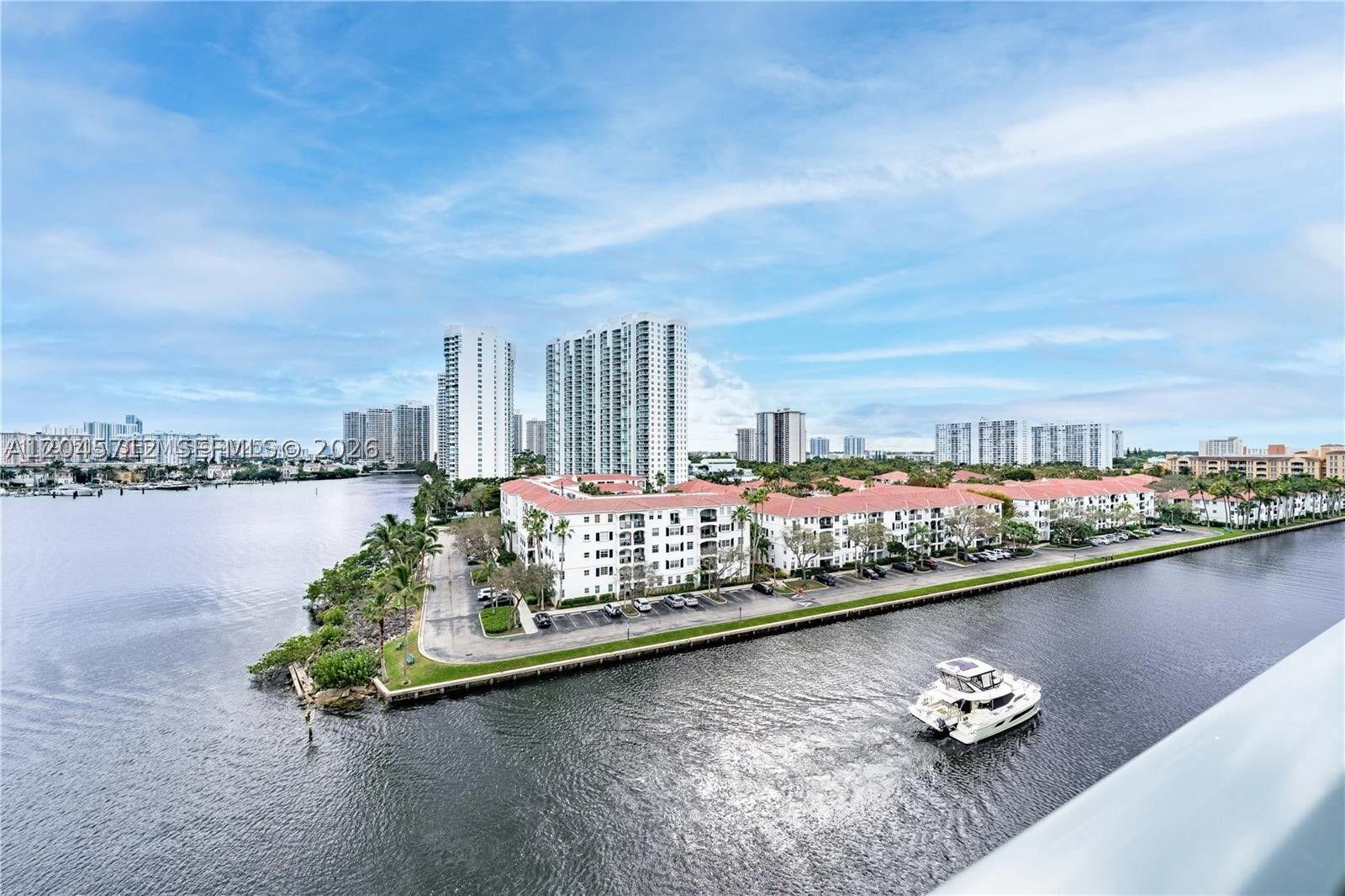 Property Photo: 3300 NE 188th St 710 FL 33180