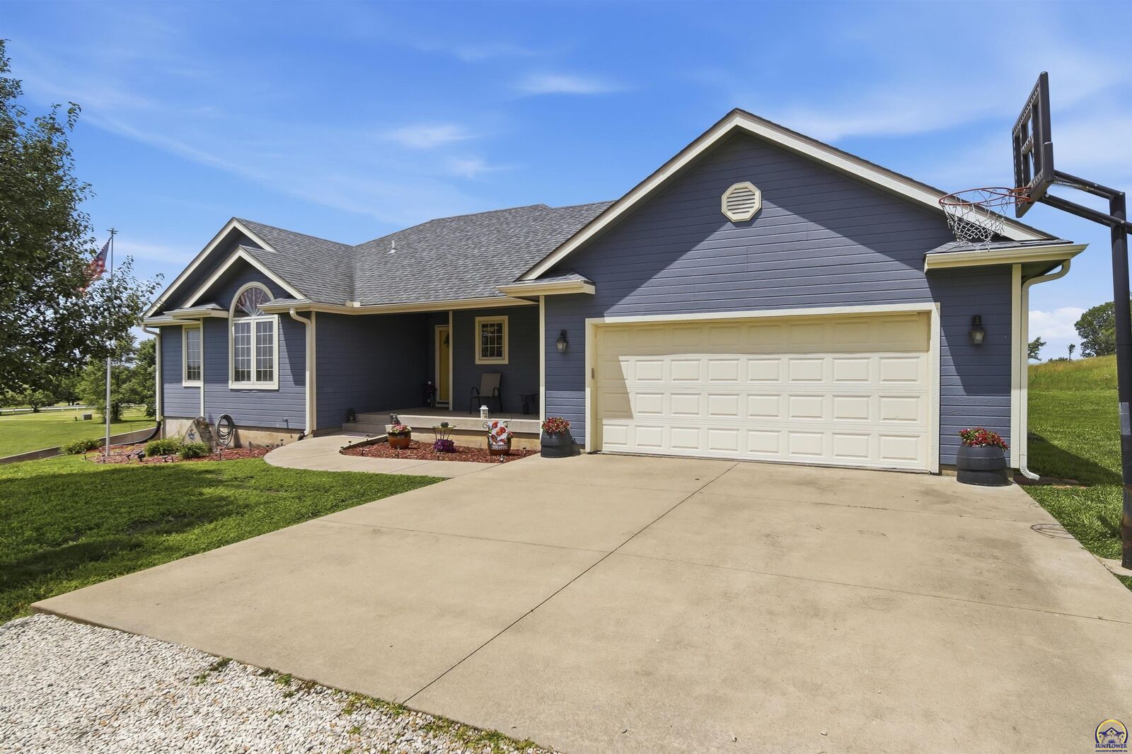 Property Photo:  5045 NW Rochester Rd  KS 66617 