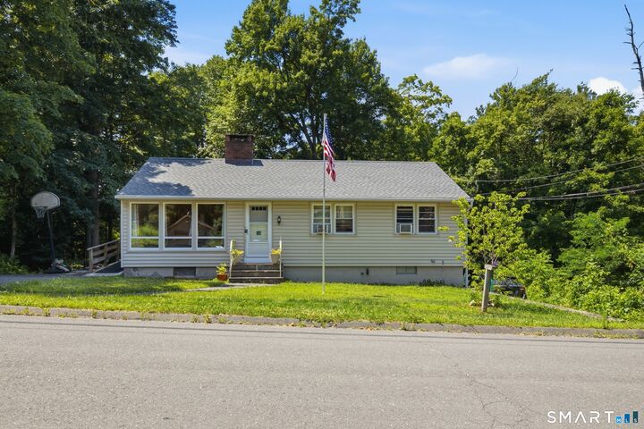 Property Photo:  16 Pine Street  CT 06482 