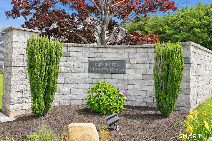 Property Photo: 1325 Farmington Avenue 7 CT 06010