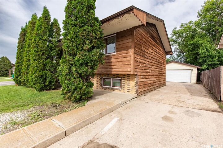 Property Photo:  17 Blue Sage Drive  SK S6J 1A5 