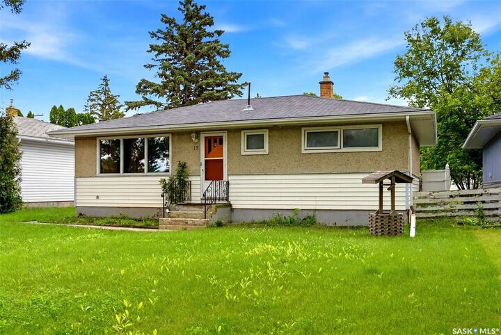 Property Photo:  15 Ottawa Place  SK S4R 2V6 