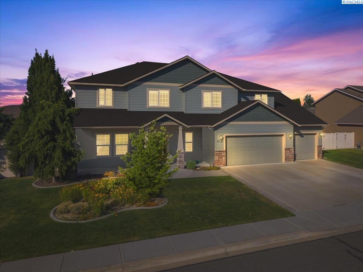 Property Photo:  612 Southwell St  WA 99352 