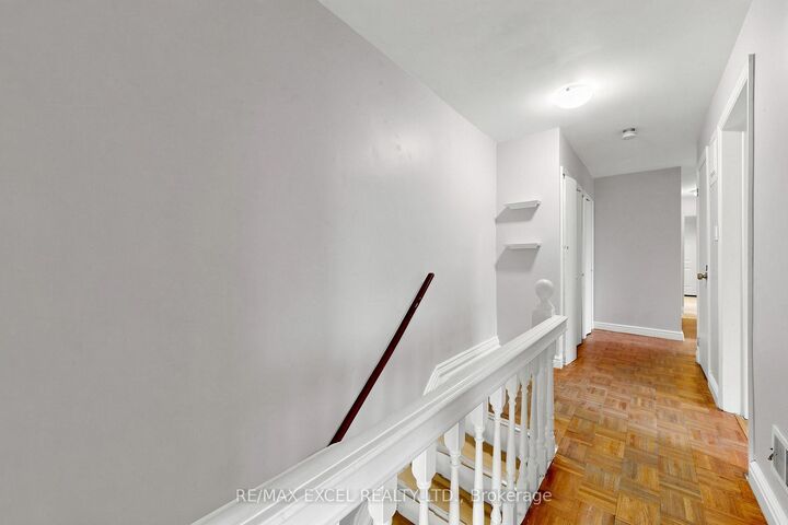 Property Photo:  259 Victoria Avenue N Upper  ON L8L 5G3 