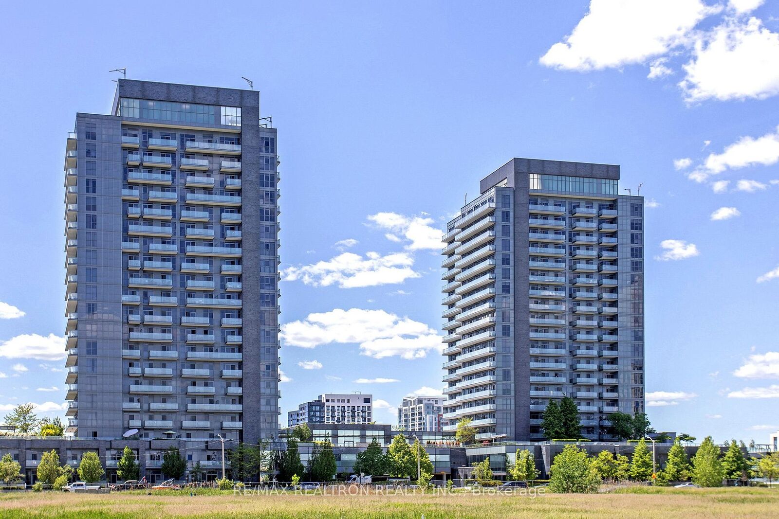 Property Photo:  65 Oneida Crescent Ph06  ON L4B 0G9 