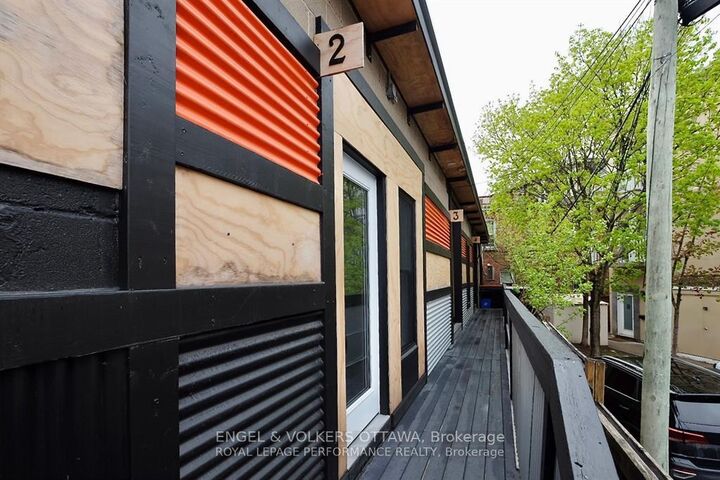 10 Sherbrooke Avenue — photo 1