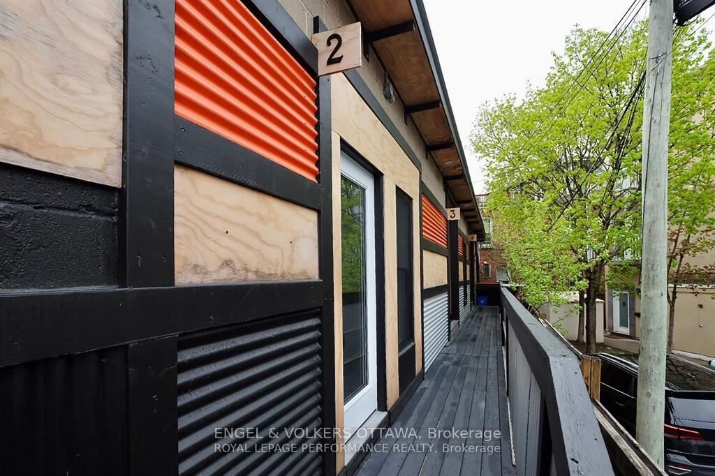 Property Photo: 10 Sherbrooke Avenue ON K1Y 1R7