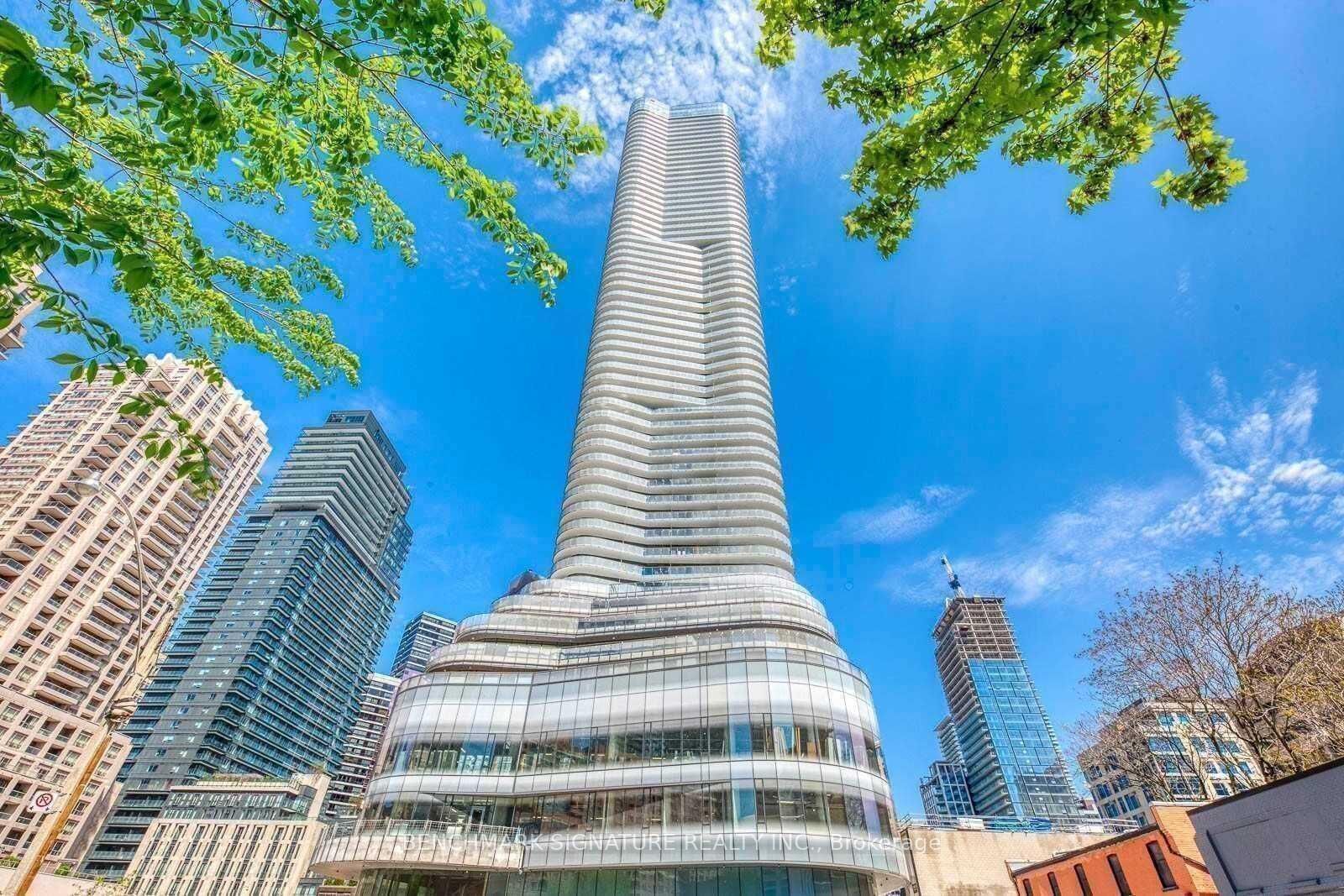 Photo de la propriété:  11 Wellesley Street W 2512  ON M4Y 0G4 