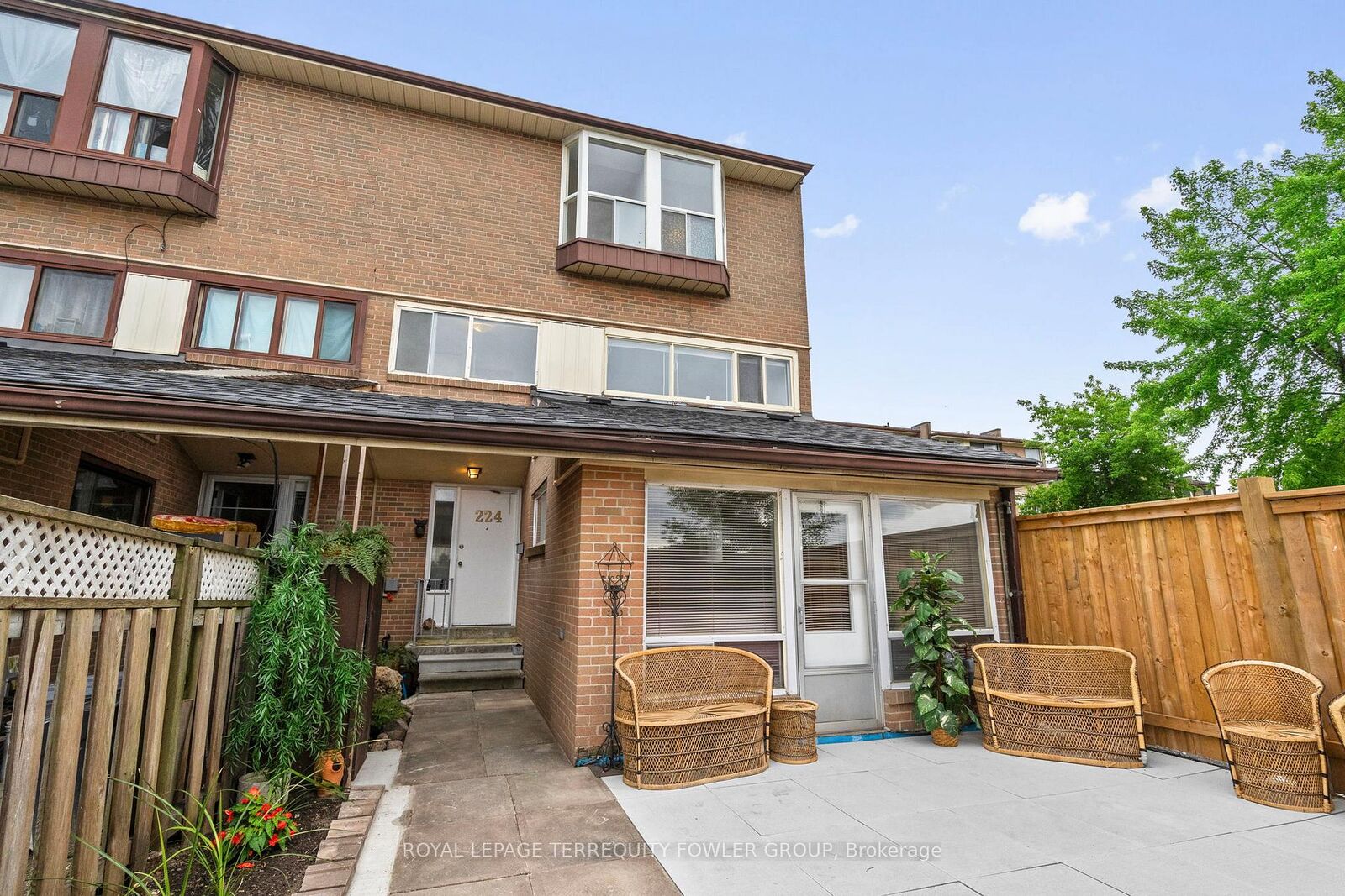 Property Photo: 260 John Garland Boulevard 224 ON M9V 1N8