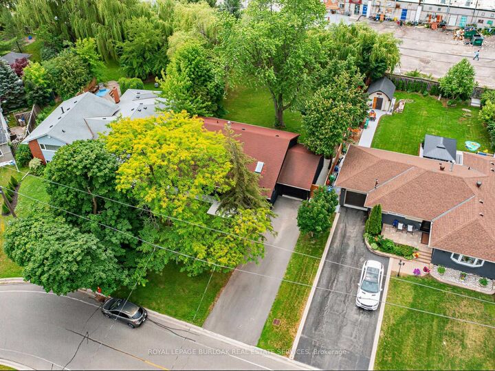 13 Swanhurst Boulevard — photo 1