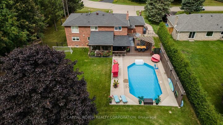 Property Photo: 29 Hayleyvale Road ON L7K 0X5