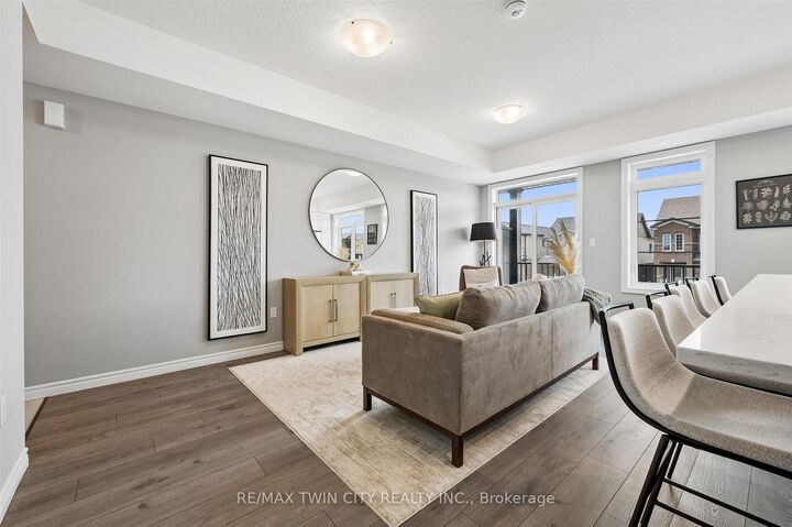 Property Photo:  9 Lomond Lane  ON N2R 0T6 