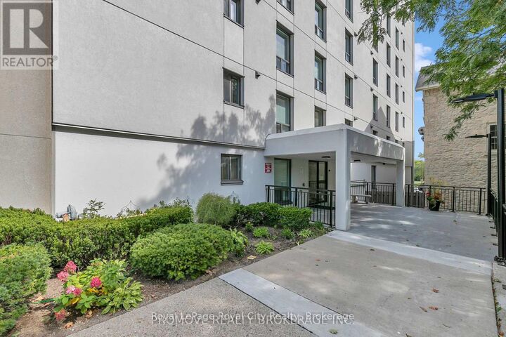Property Photo: 358 Waterloo Avenue 906 ON N1H 7Y3