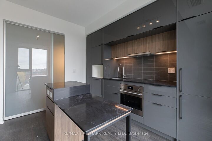 Property Photo: 185 Alberta Avenue 607 ON M6C 0A5