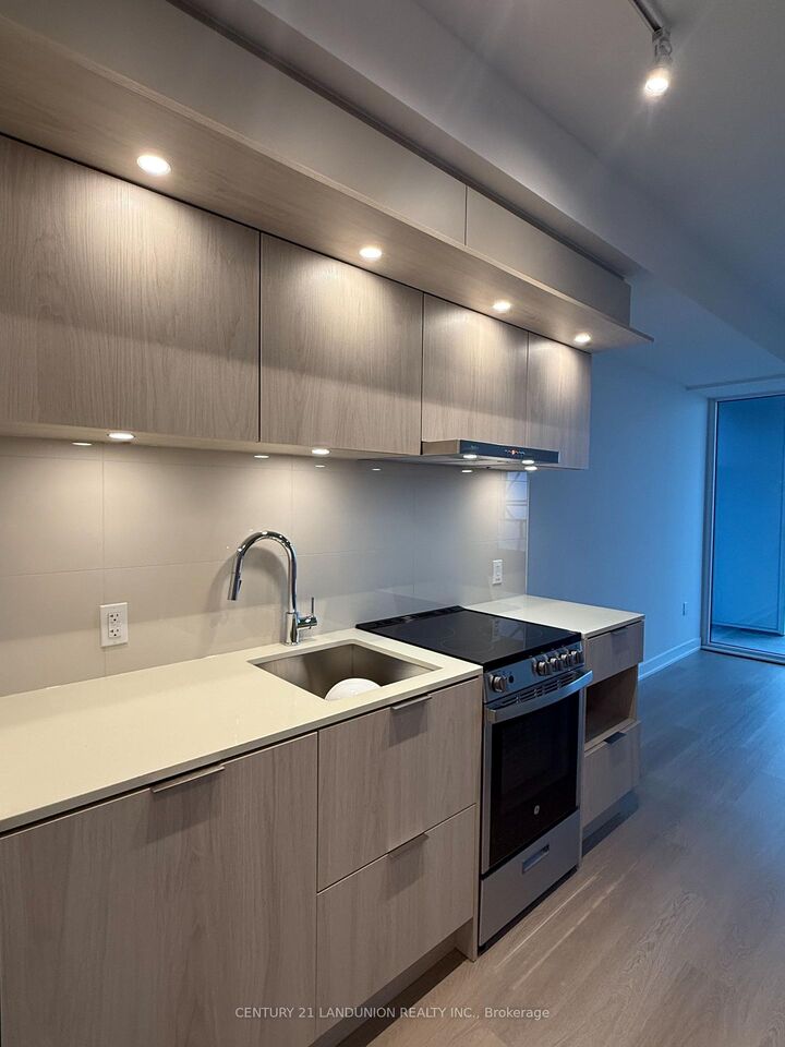 Property Photo: 448 Burnhamthorpe Road W 4710 ON L5B 0R4